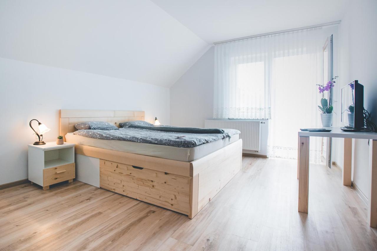 Ferienwohnung Apartma Pri Bostjanu Škofja Loka Exterior foto